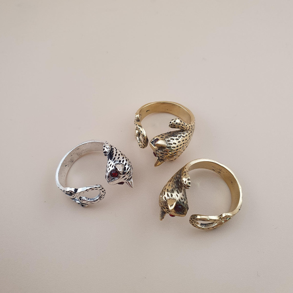 Bague ajustable Panthère / Léopard Gothique Vintage avec Yeux Rouges