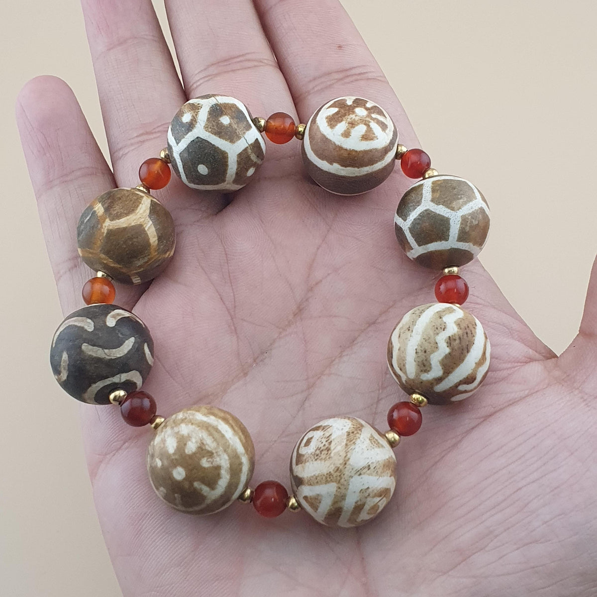 Bracelet vintage de perles Pyu Pumtek de Birmanie et cornaline