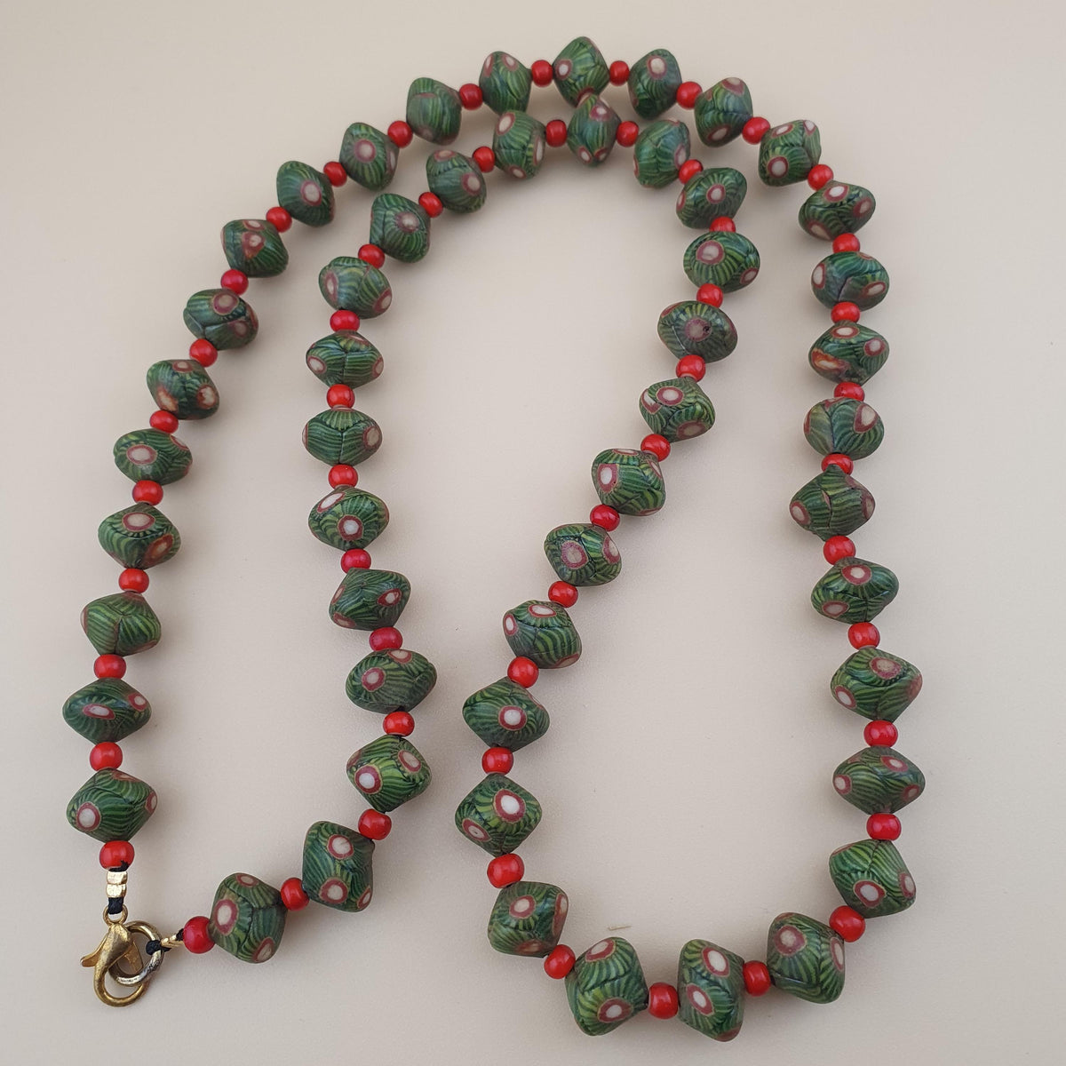 Collier de perles en verre Vintage Gabri Style Eyes & WhiteHeart de Venise de 22 pouces