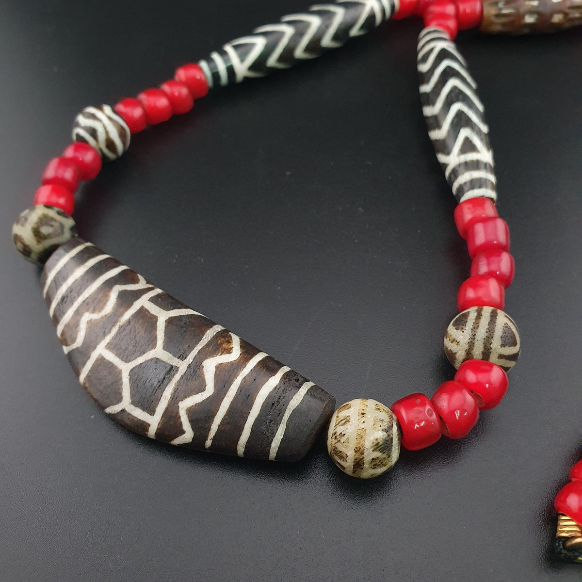 Collier de perles antiques Pumtek Pyu et WhiteHeart vénitiennes 61 cm