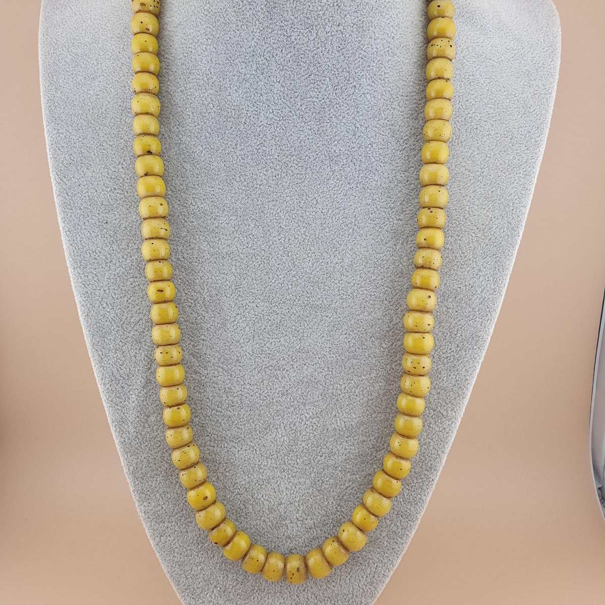 Anciennes Perles en Verre Jaunes Style Africain, 22 pouces