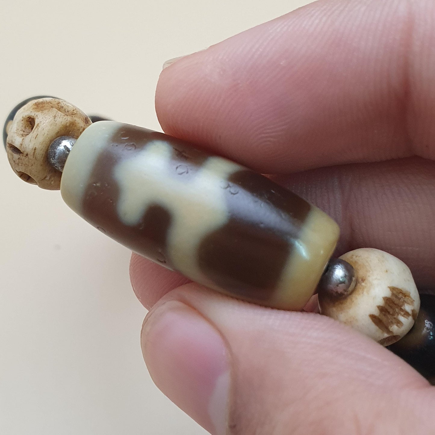 Vintage Himalaya Tibet Schatzvase, gestreiftes und gepunktetes Quarzarmband