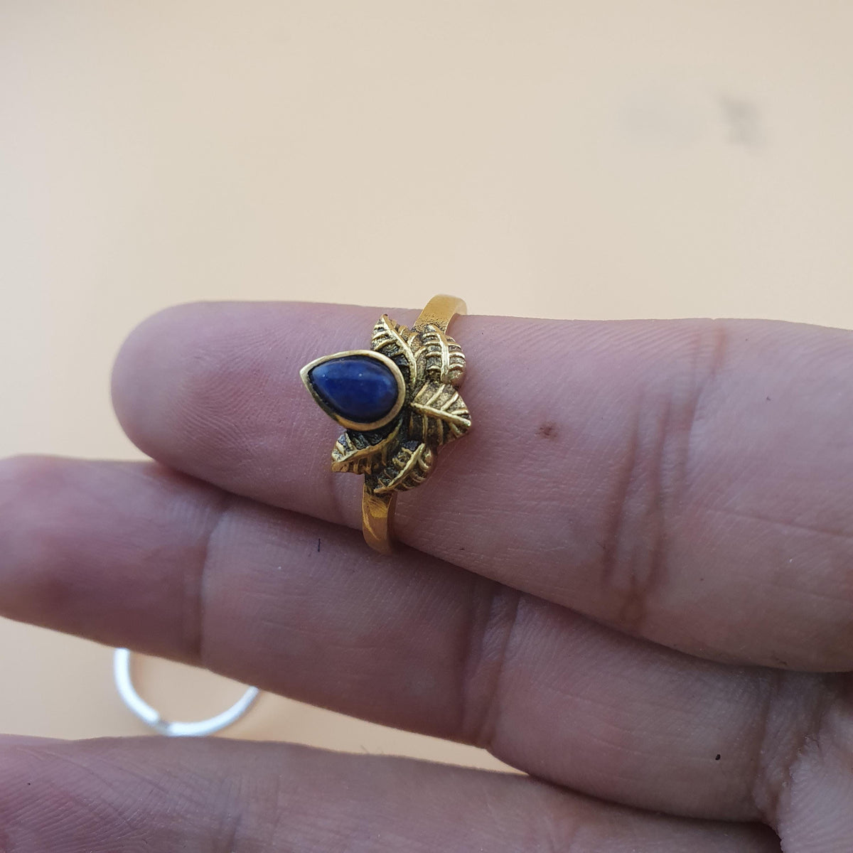 Lot de 3 Bagues Anciennes Ajustables Fleur en Laiton avec Jade, Lapis-Lazuli, Pierre de Lune