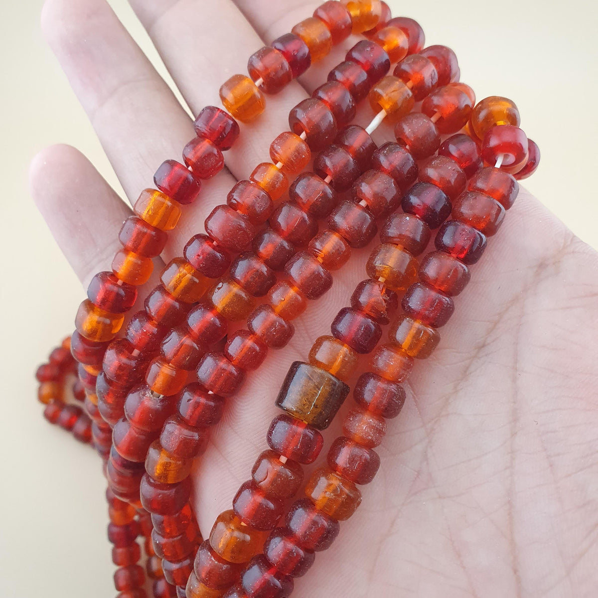Collier de perles de verre vintage, style africain, orange et rouge, 61 cm