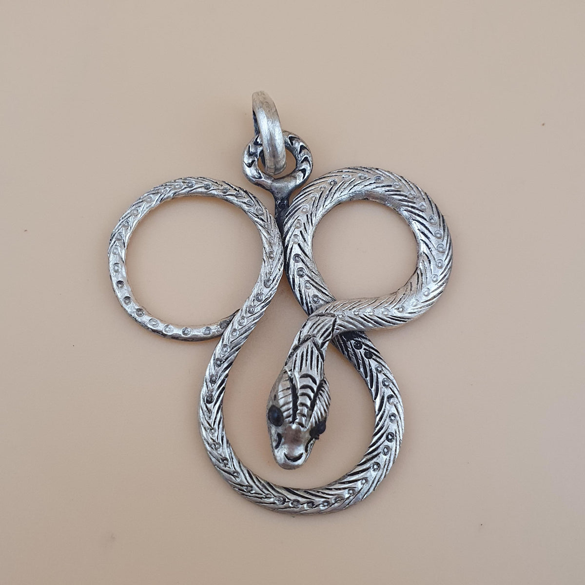 Pendentif en laiton vintage serpent, fait main magnifique