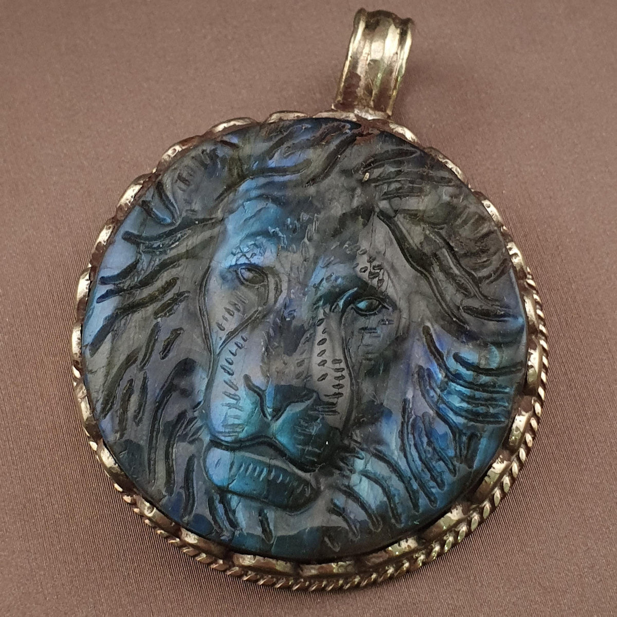 Handmade Vintage Labradorite Lion Face Brass Floral Design Pendant