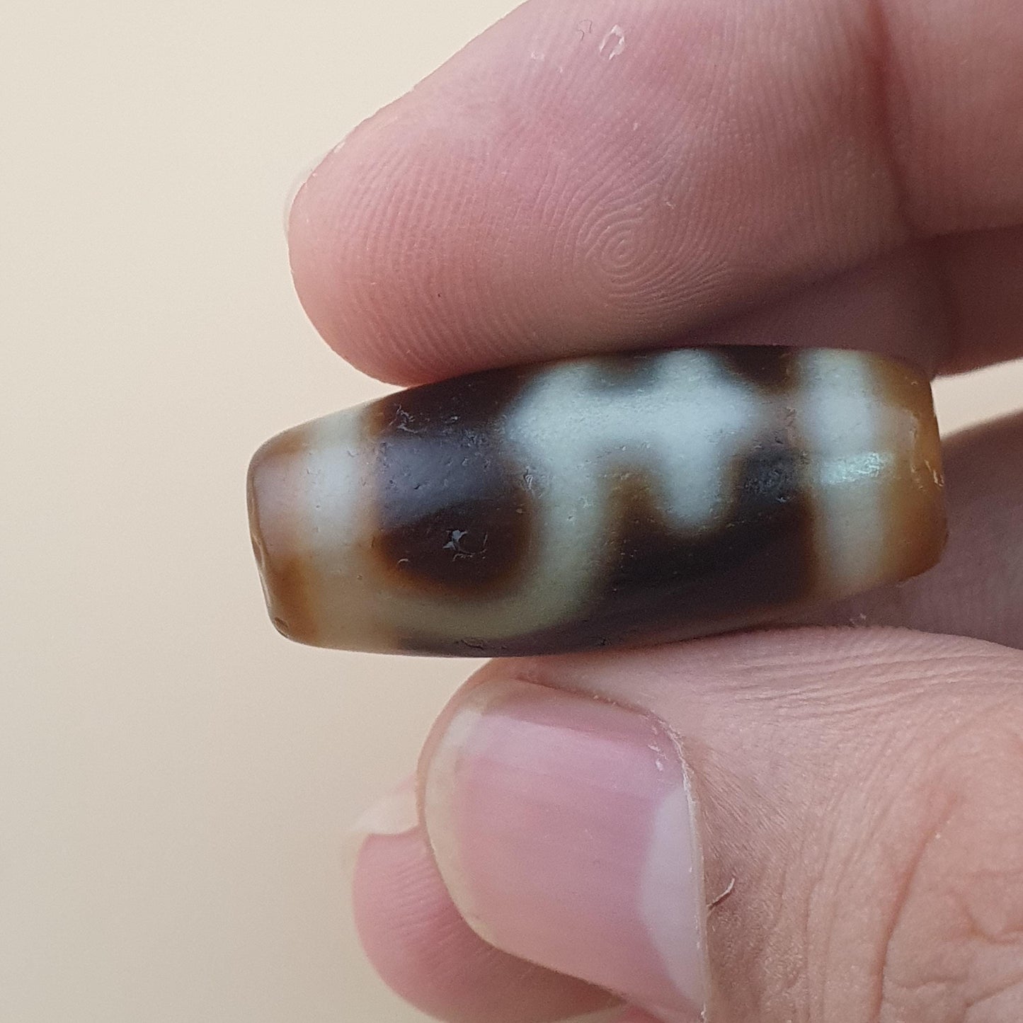 Vintage Himalayan Tibetan Treasure Vase Pattern Agate Bead Amulet