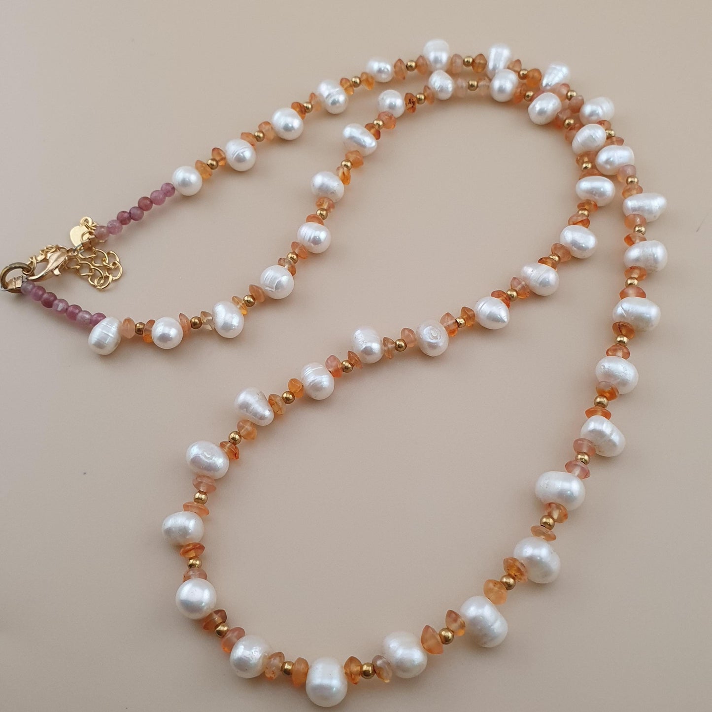 Elegant Fresh Water Pearl and Agate Beads Necklace