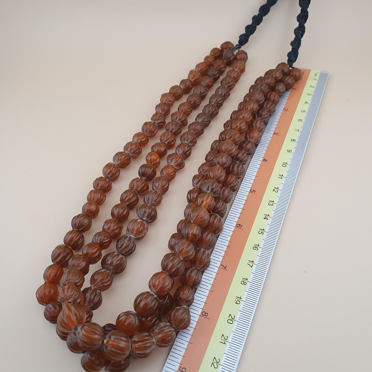 Collier vintage multibrins perles de verre jaune/marron forme melon 45,7 cm de long perles de 9-10mm