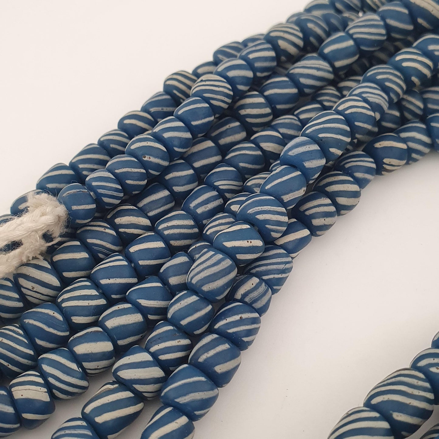 Vintage Afrikanischer Stil Weißer Streifen Blau 7mm -8mm Glasperlen Halskette Strang