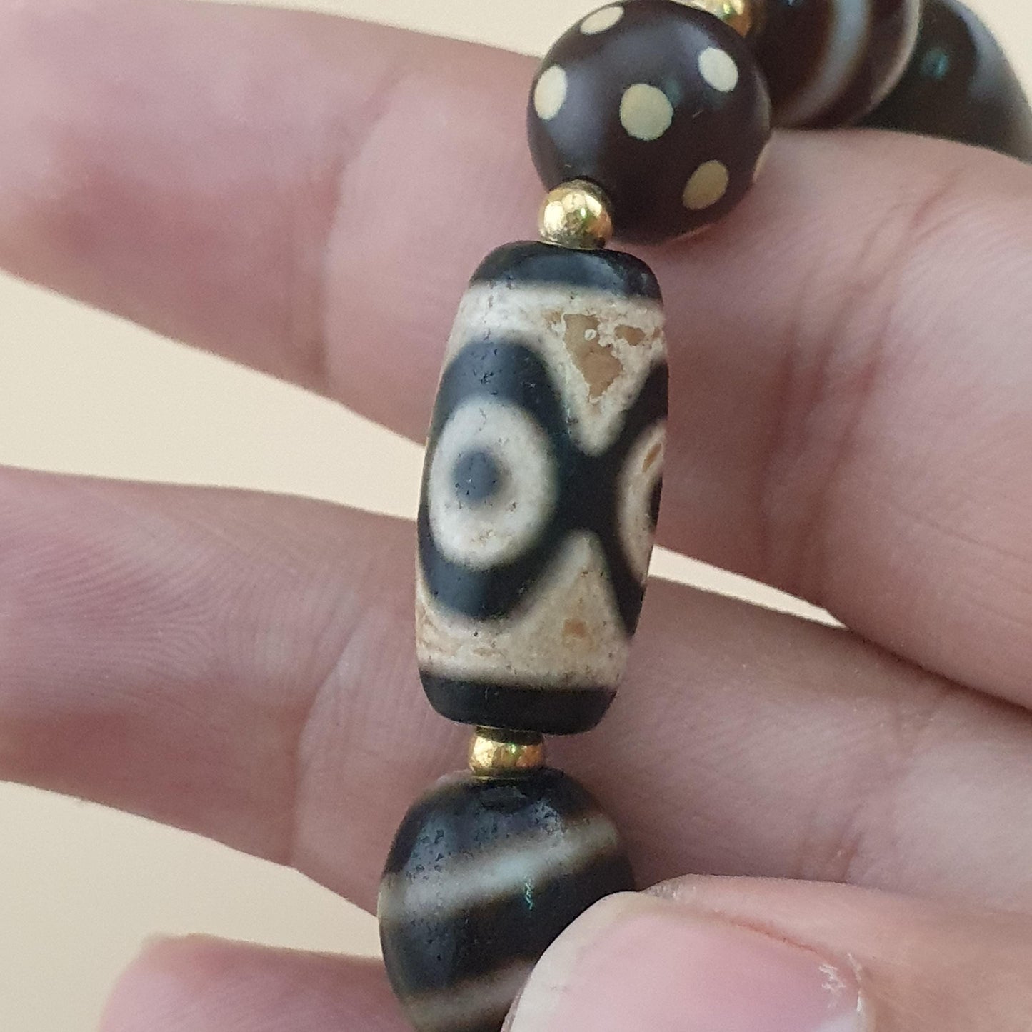 Vintage Himalayan Tibetan Dzi Achat Perlen 2-Augen Armband mit gepunktetem Quarz