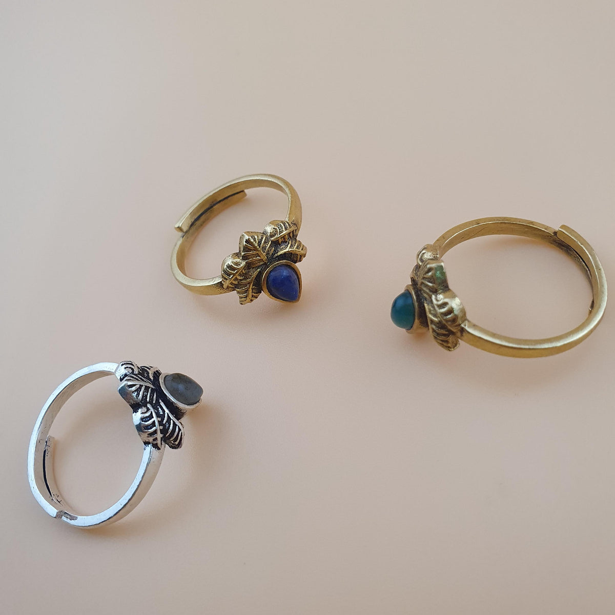 Lot de 3 Bagues Anciennes Ajustables Fleur en Laiton avec Jade, Lapis-Lazuli, Pierre de Lune