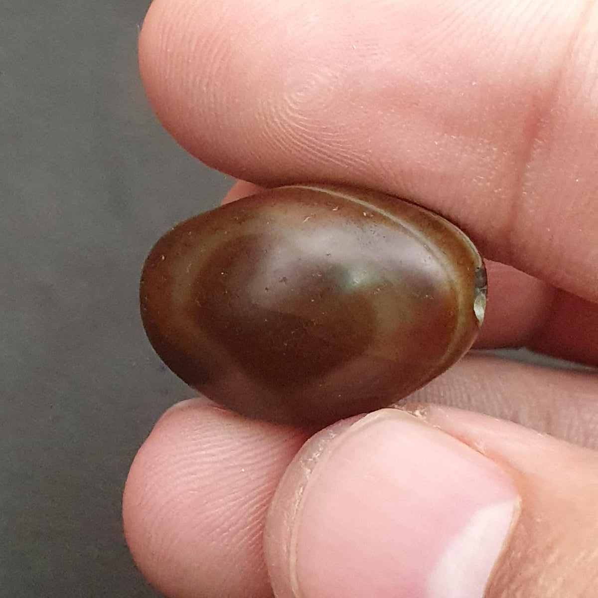 Amulette vintage en perles d'agate de Suleiman : Pierre gemme naturelle à motif œil