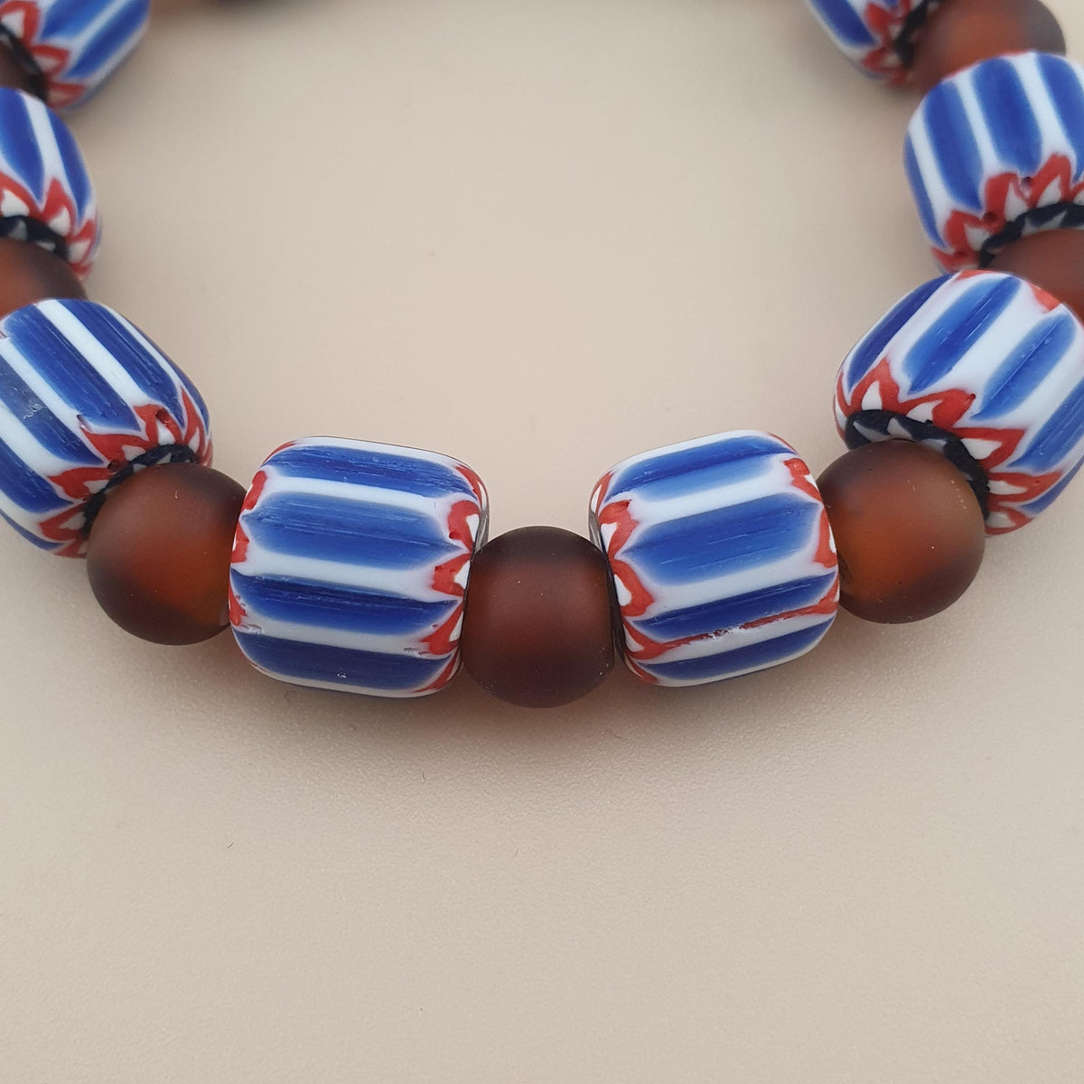 Bracelet perles de verre africaines et chevrons vénitiens vintage