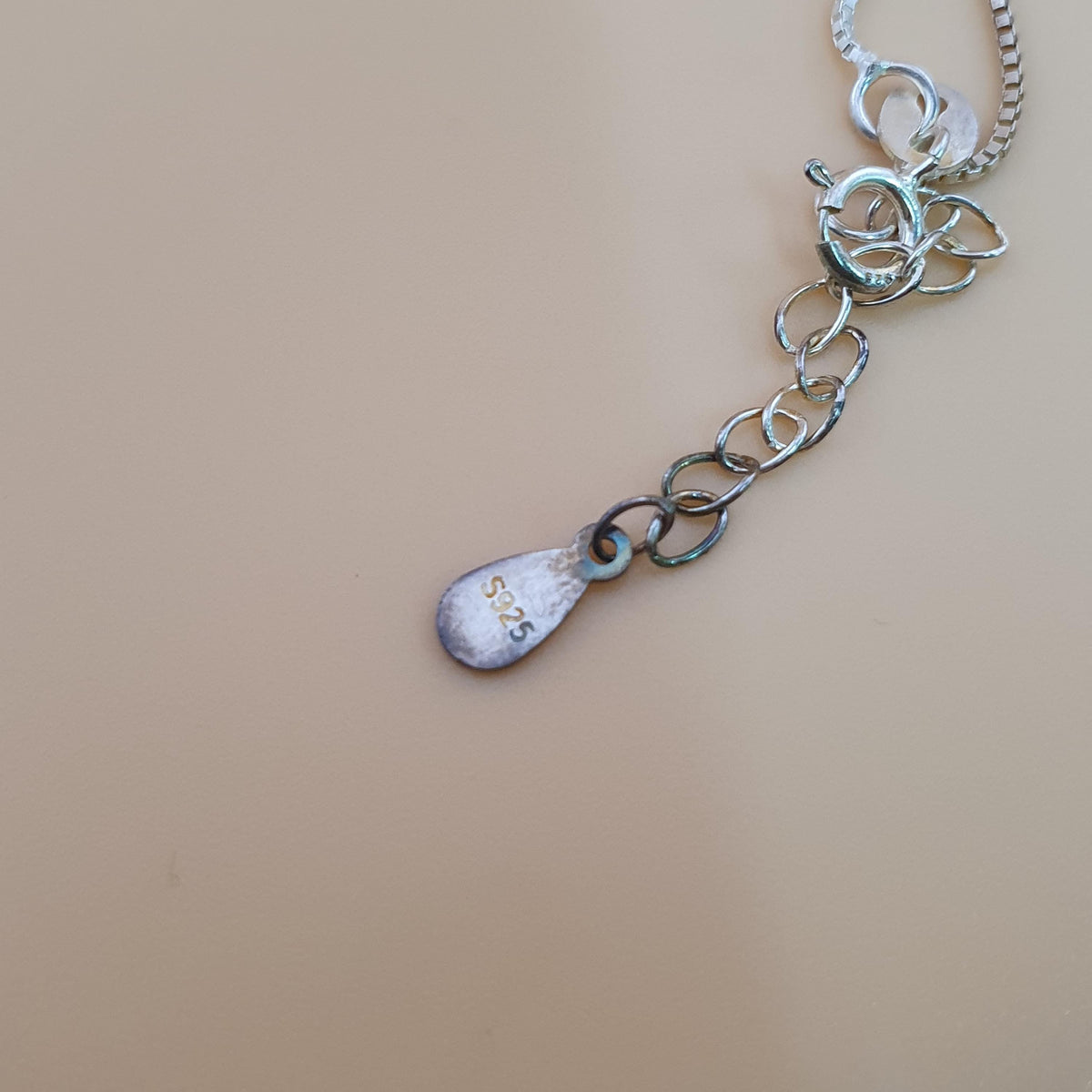Elegant 925 Sterling Silver Four-Leaf Clover Pendant Blue & White Zirconia Stones Silver Chain
