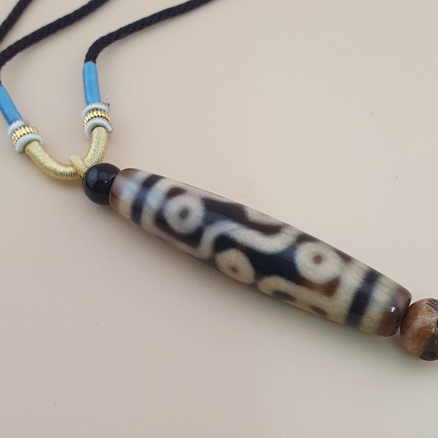 Vintage Himalayan Tibetan 9 Eyes Agate Bead Amulet