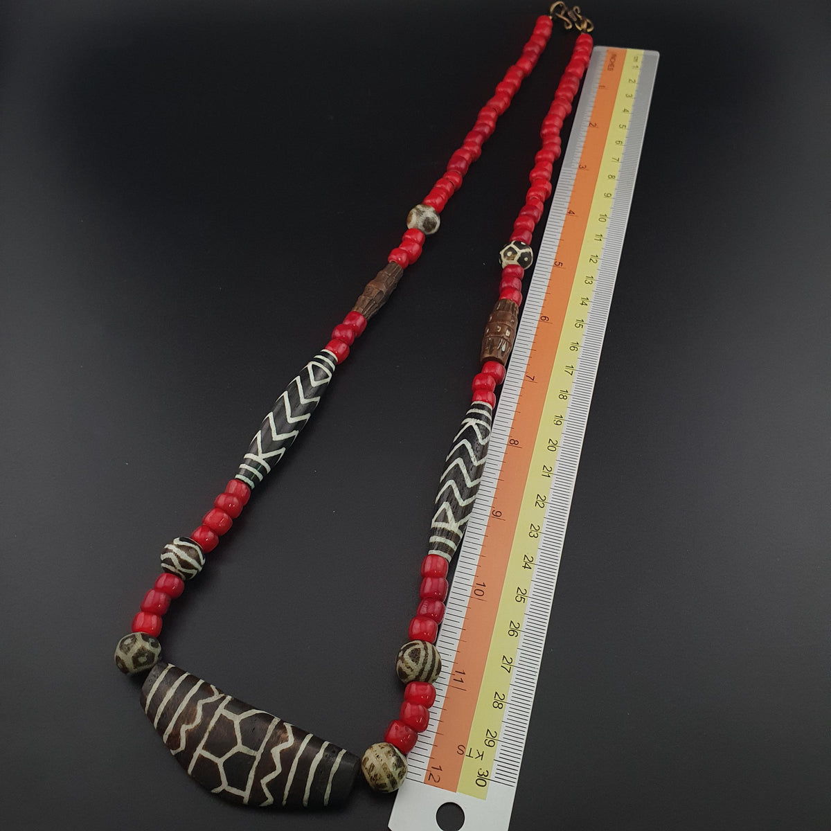 Collier de perles antiques Pumtek Pyu et WhiteHeart vénitiennes 61 cm