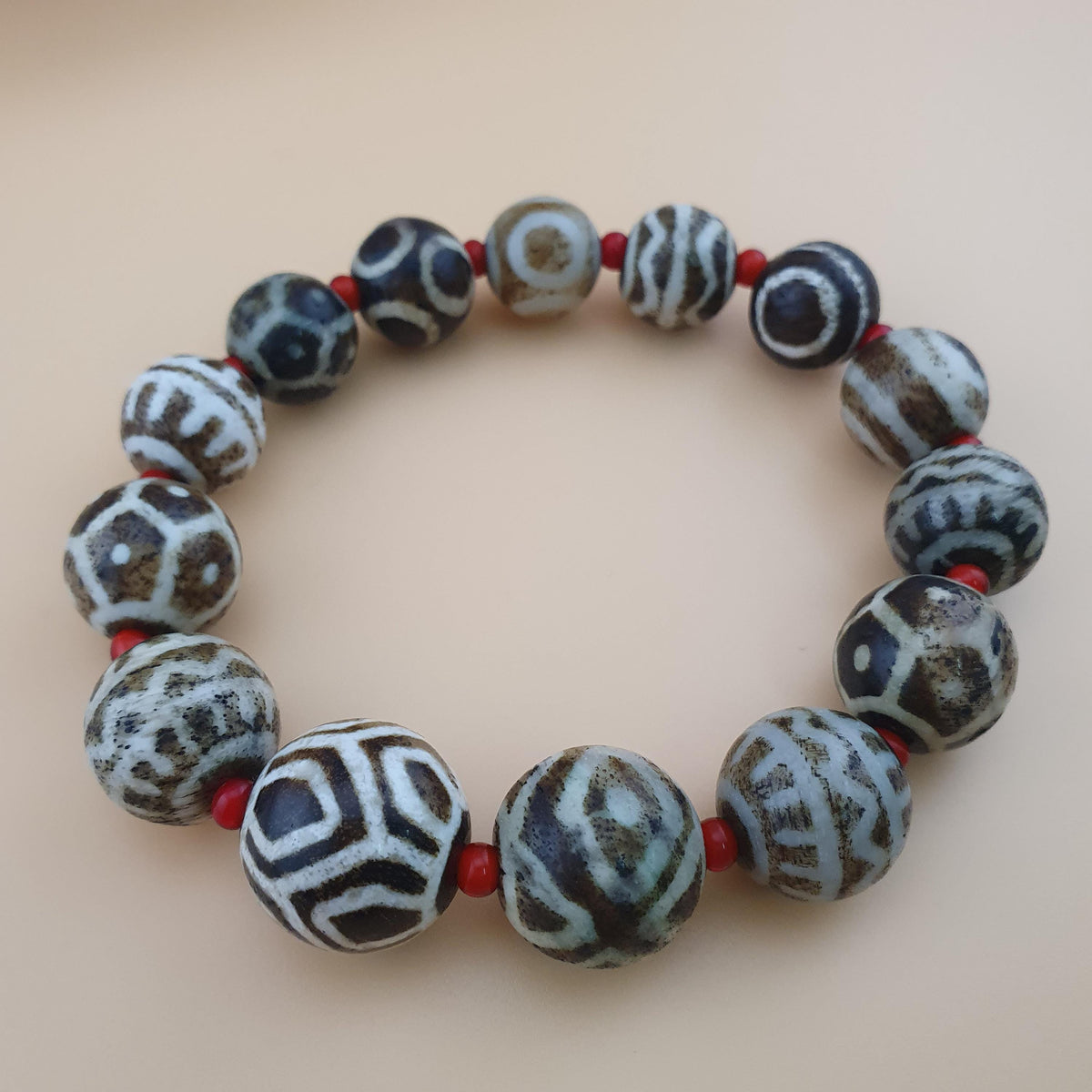Bracelet en perles de verre Pumtek birmanes antiques Pyu et WhiteHeart de Venise