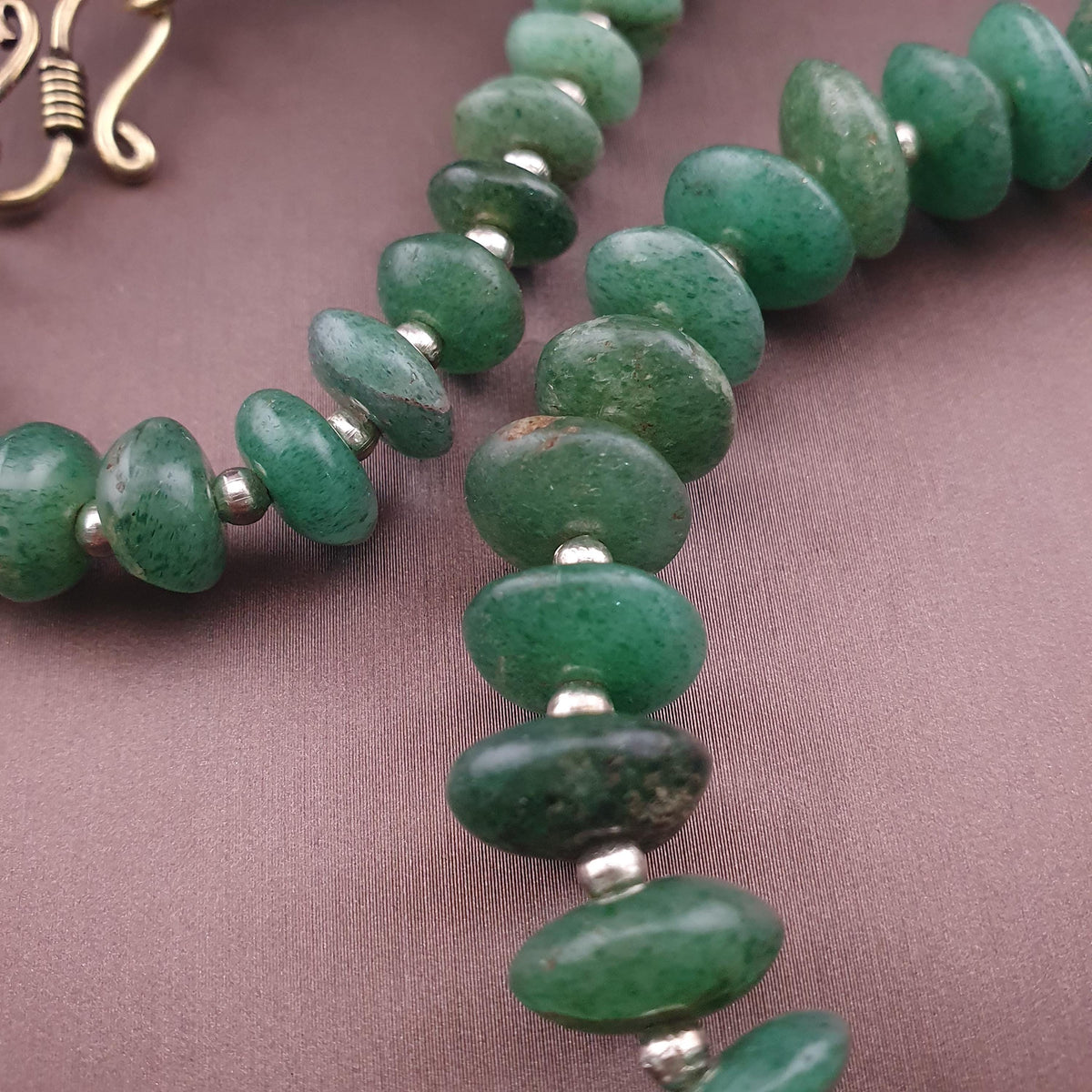Collier de perles de jade en forme de pneu vintage