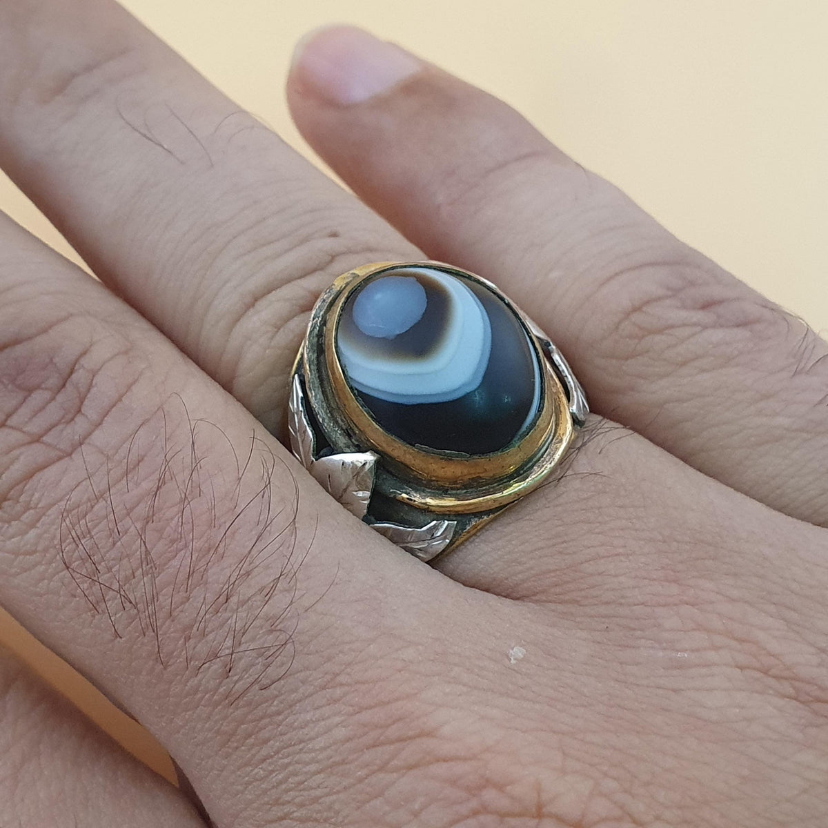 Bague œil d'agate Sulaimani vintage : incrustation florale en laiton et argent
