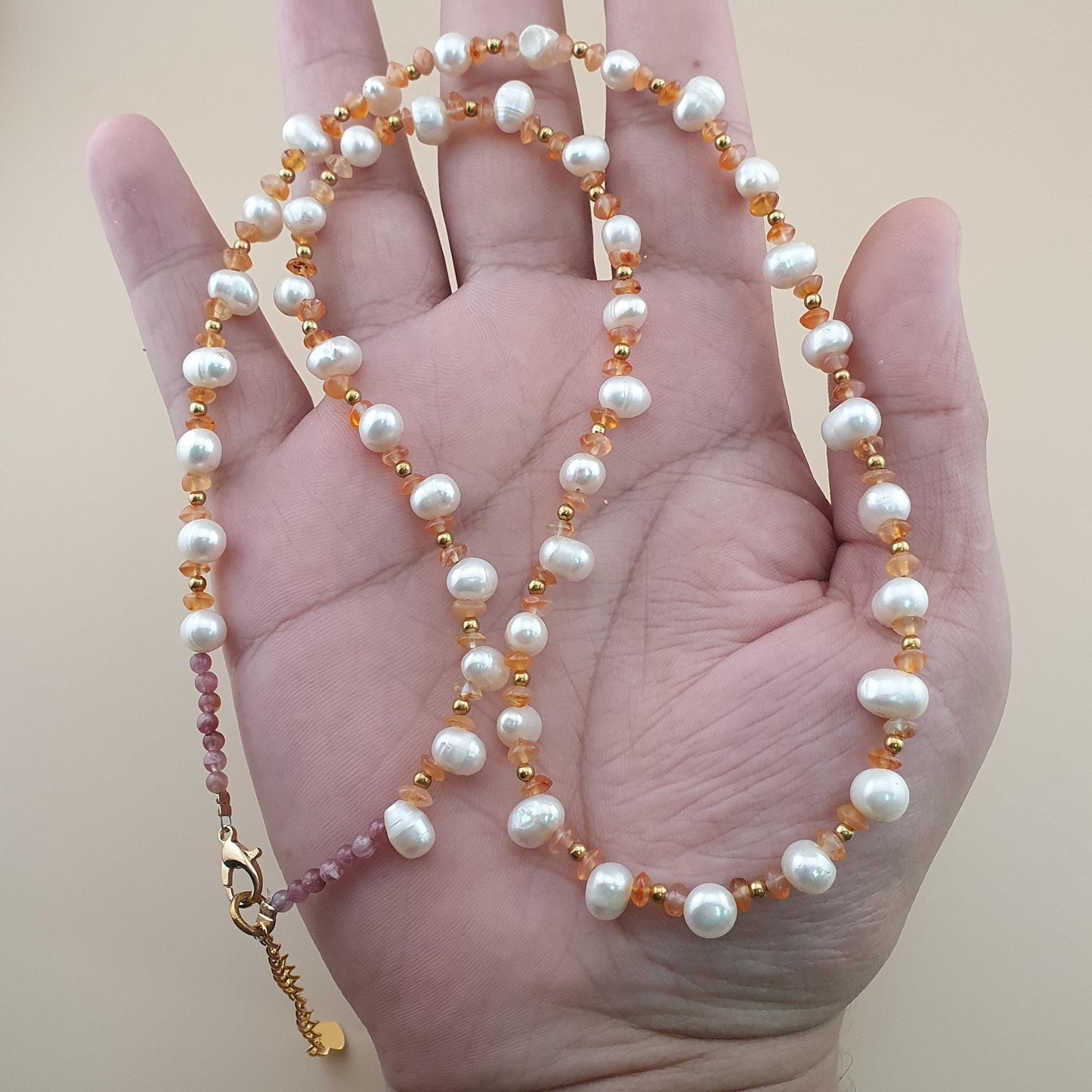 Elegant Fresh Water Pearl and Agate Beads Necklace