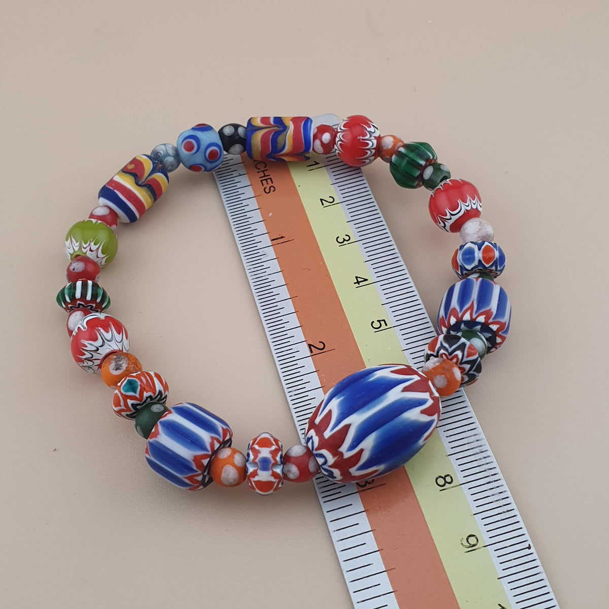 Bracelet perles en verre de style vénitien vintage, chevrons et verre mélangé