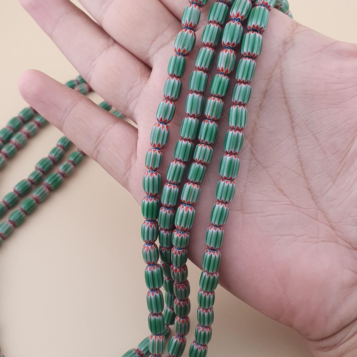 Collier de perles de verre Chevron vert vintage - Style vénitien, 56 cm